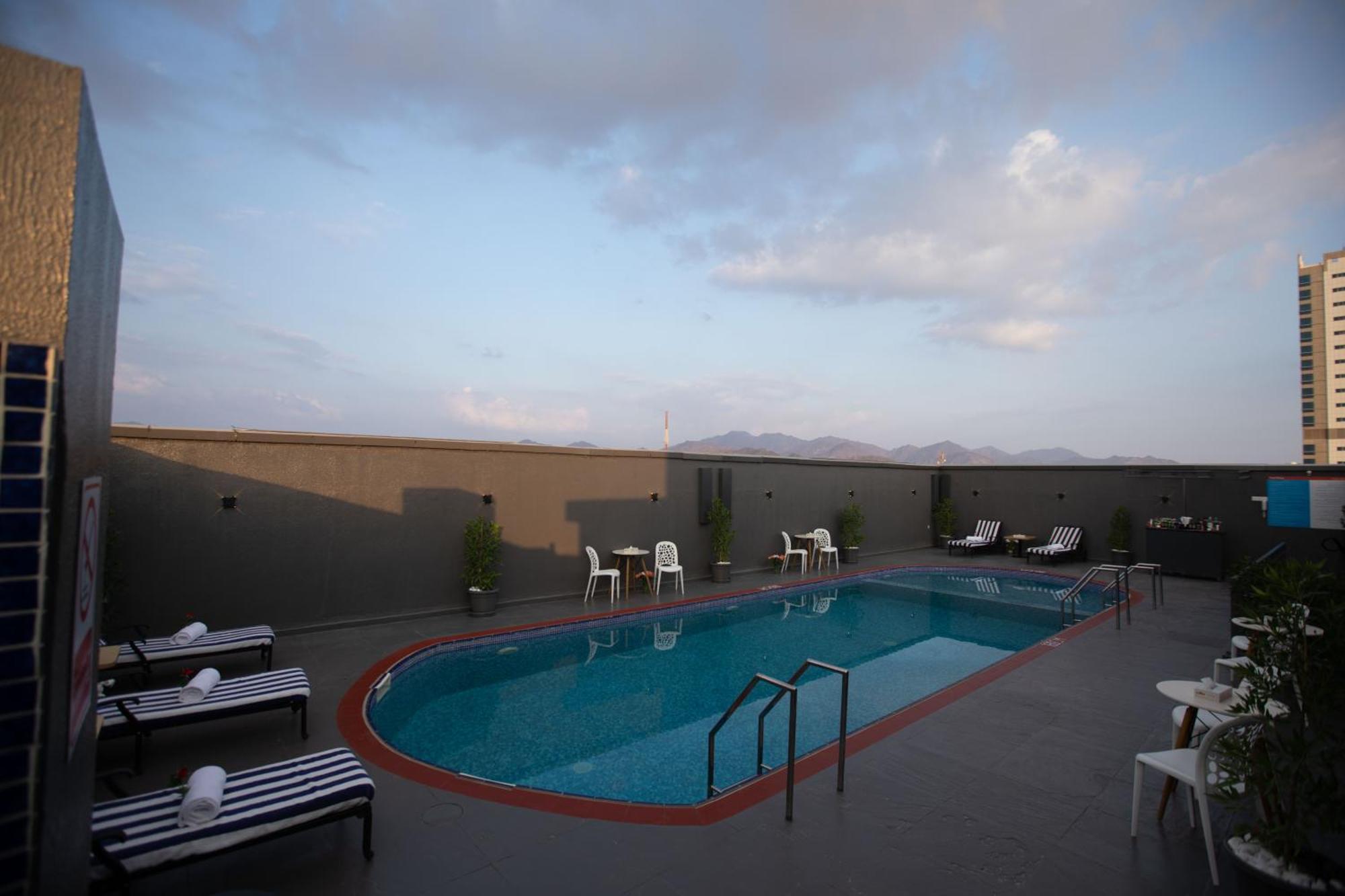 Fortis Hotel Fujairah Bagian luar foto